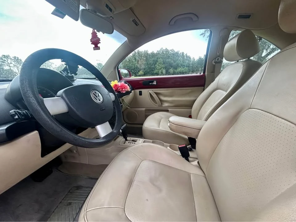 2008 Volkswagen New Beetle - Image 6 of 15