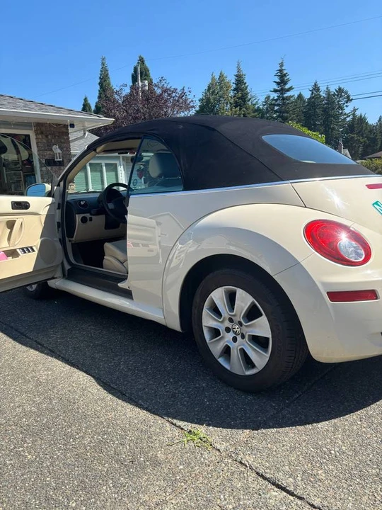 2008 Volkswagen New Beetle - Image 6 of 9