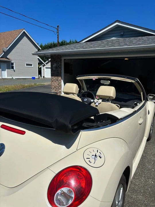 2008 Volkswagen New Beetle - Image 7 of 9