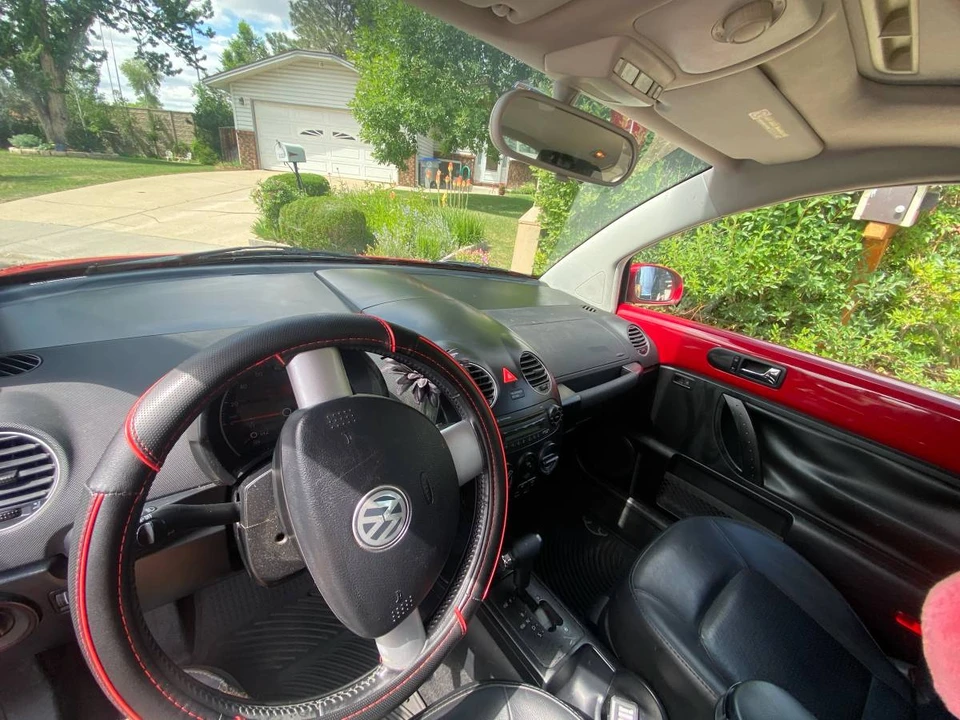 2008 Volkswagen New Beetle - Image 9 of 10