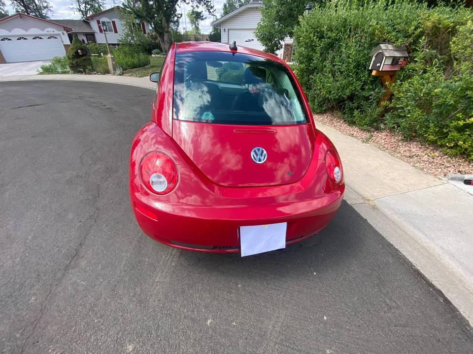 2008 Volkswagen New Beetle - Image 2 of 10