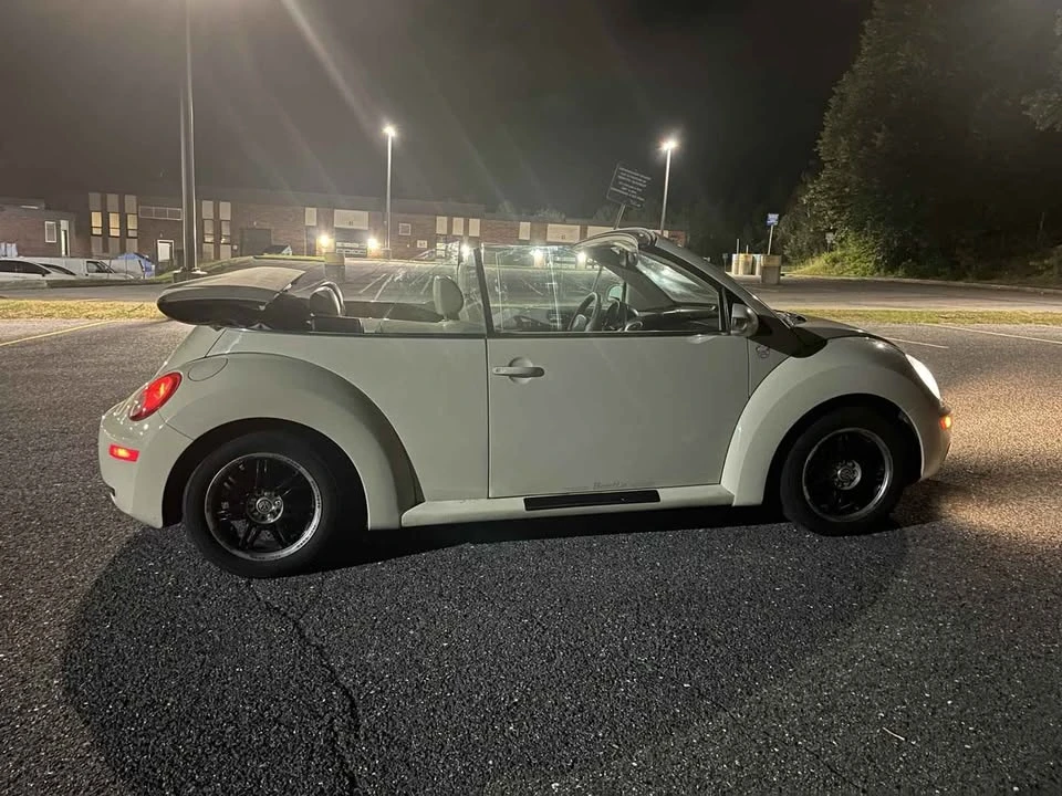 2008 Volkswagen New Beetle - Image 3 of 5