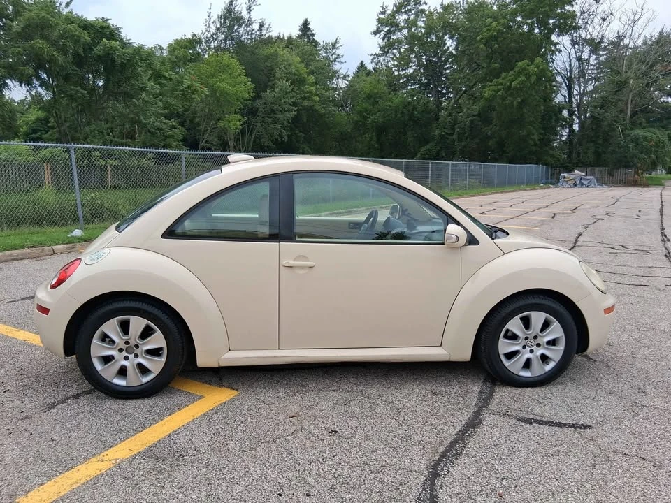 2008 Volkswagen New Beetle - Image 4 of 9
