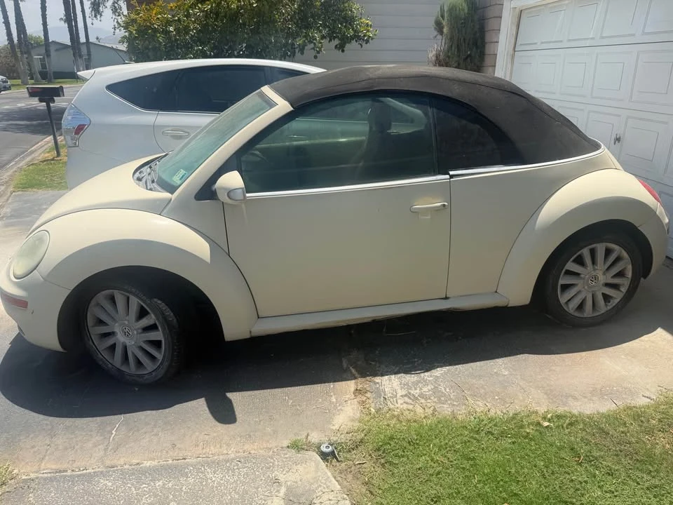 2008 Volkswagen New Beetle - Image 6 of 7
