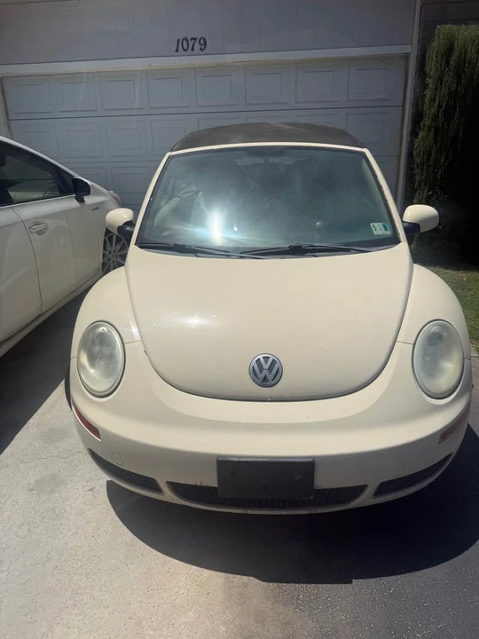 2008 Volkswagen New Beetle - Image 2 of 7