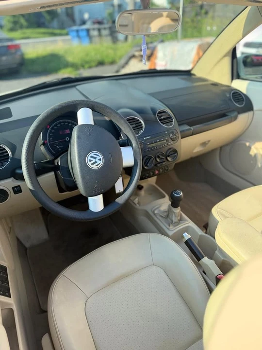 2008 Volkswagen New Beetle - Image 16 of 18