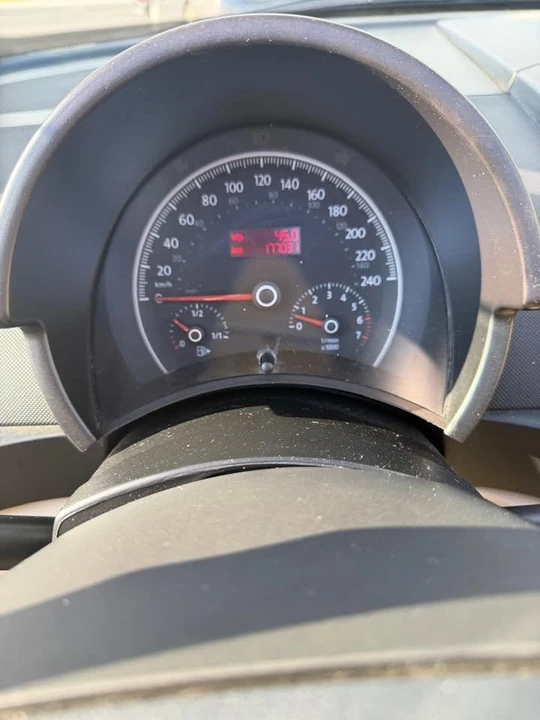 2008 Volkswagen New Beetle - Image 13 of 18