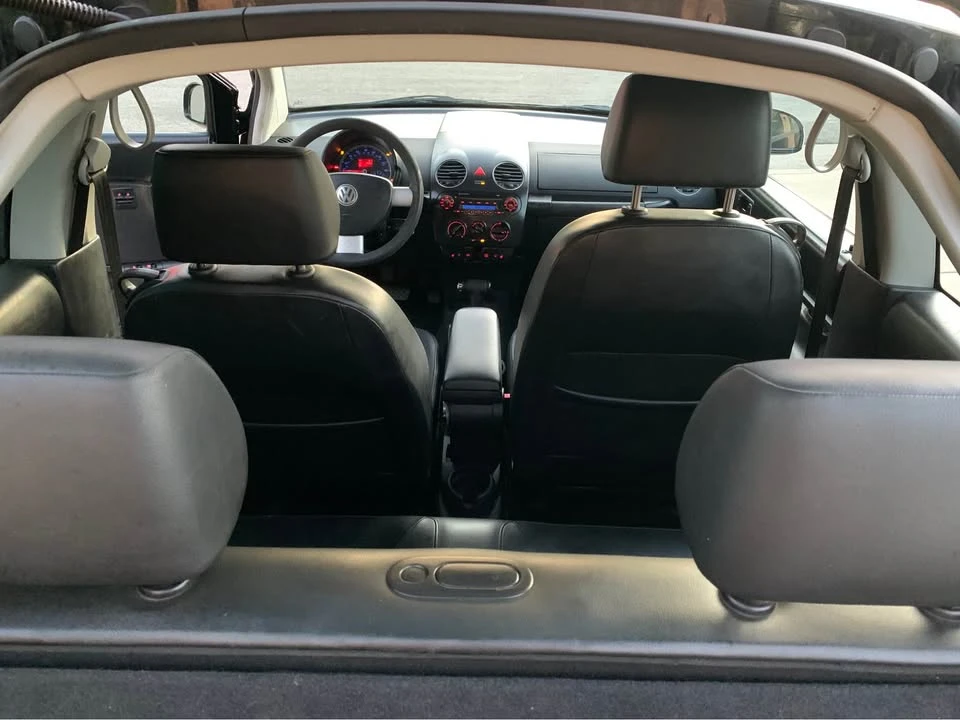 2008 Volkswagen New Beetle - Image 11 of 12