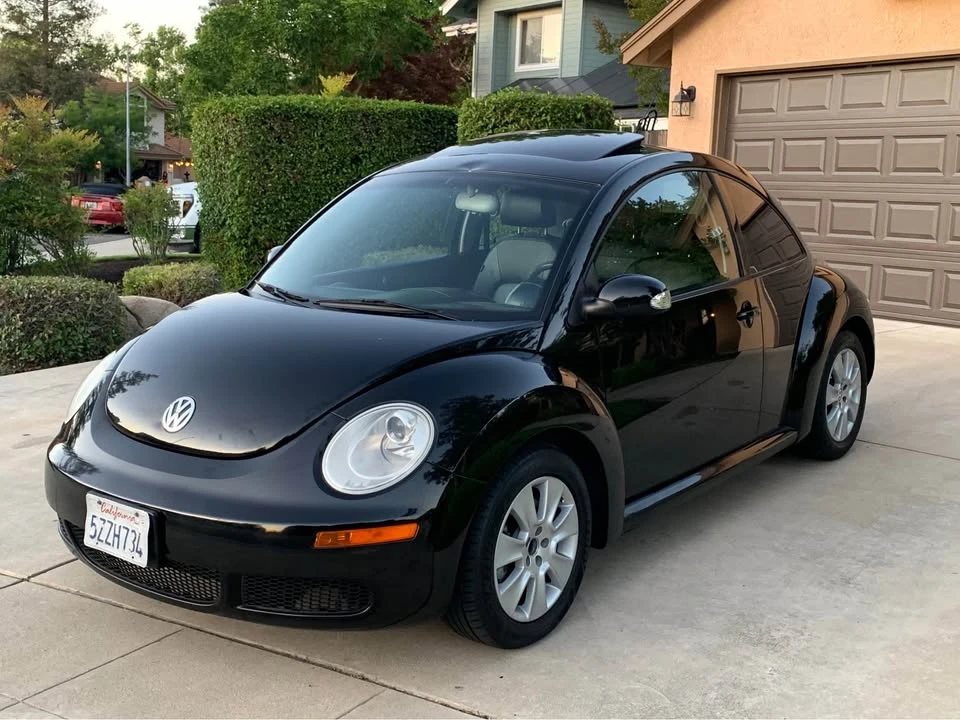 2008 Volkswagen New Beetle - Image 2 of 12