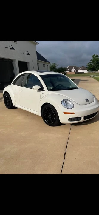 2008 Volkswagen New Beetle - Image 2 of 3