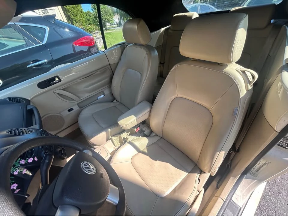 2008 Volkswagen New Beetle - Image 7 of 9