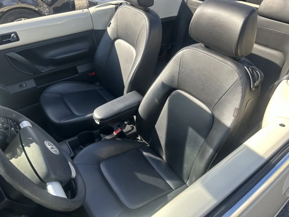 2008 Volkswagen New Beetle - Image 9 of 16