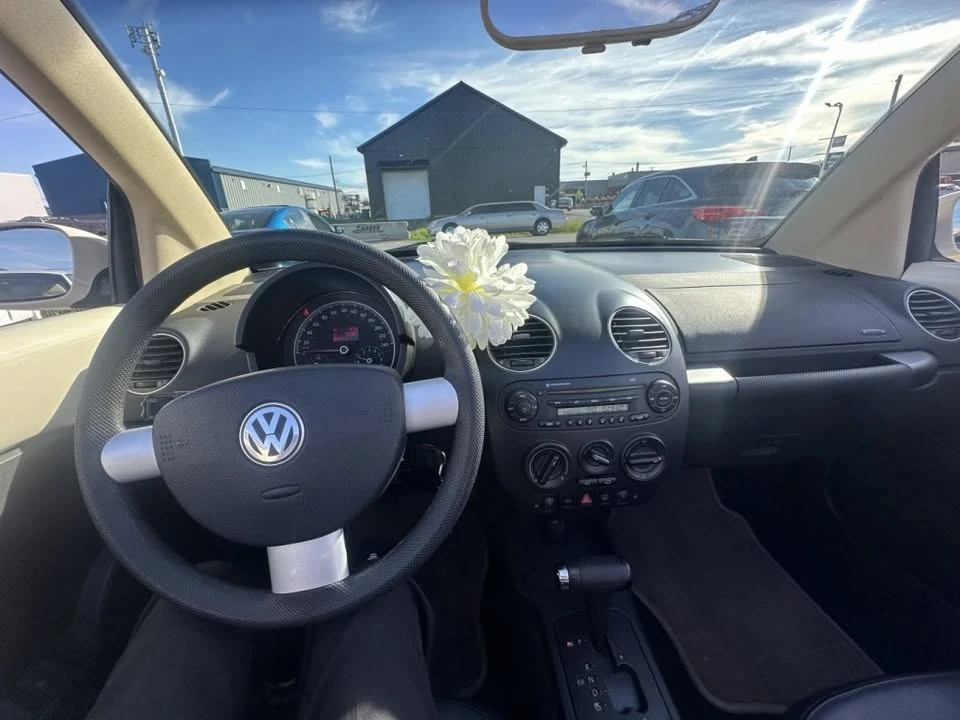 2008 Volkswagen New Beetle - Image 15 of 16