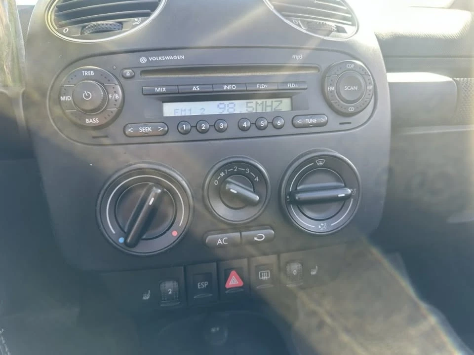 2008 Volkswagen New Beetle - Image 13 of 16