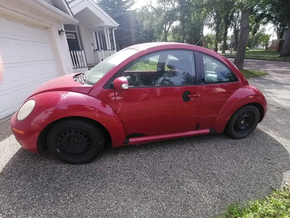 2008 Volkswagen New Beetle - Image 2 of 3