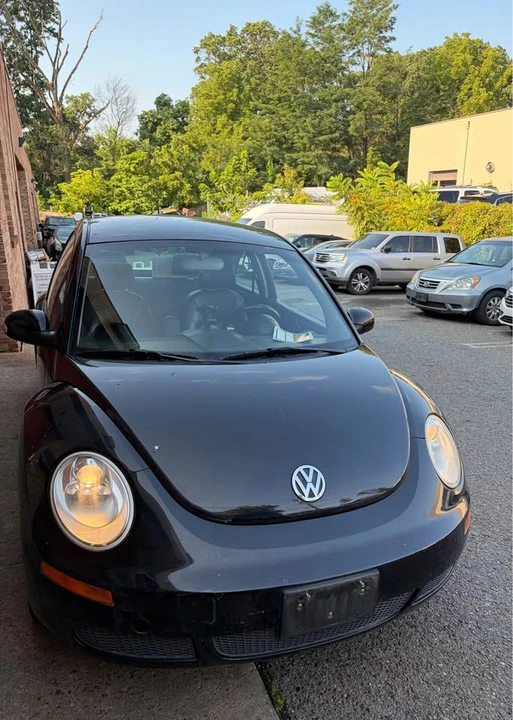 2008 Volkswagen New Beetle - Image 2 of 7