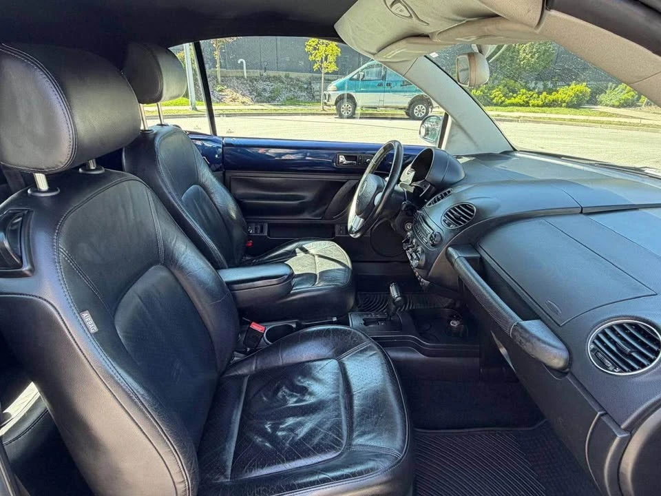 2008 Volkswagen New Beetle - Image 9 of 18