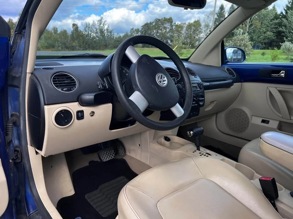 2008 Volkswagen New Beetle - Image 10 of 18