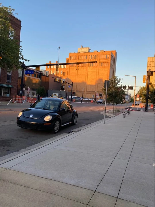 2008 Volkswagen New Beetle - Image 2 of 3