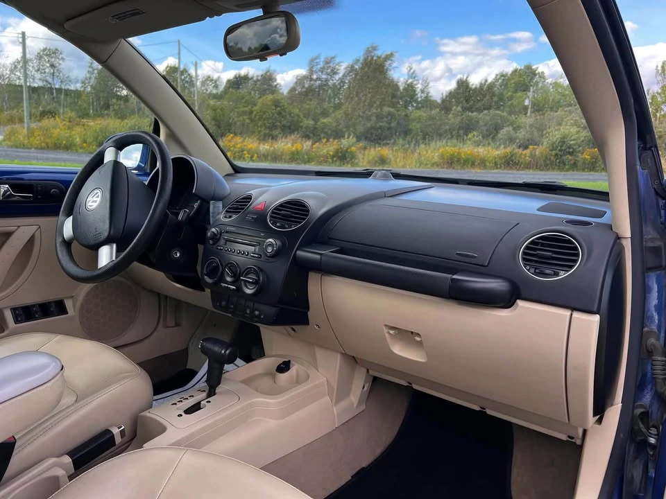 2008 Volkswagen New Beetle - Image 14 of 18