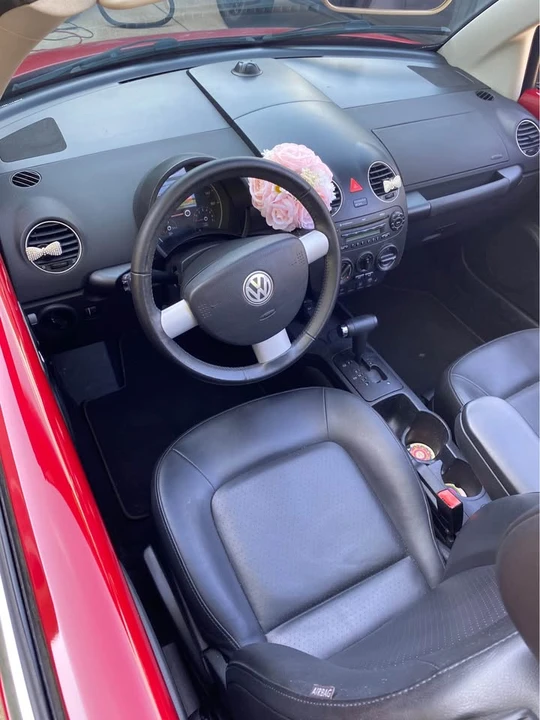 2008 Volkswagen New Beetle - Image 9 of 12