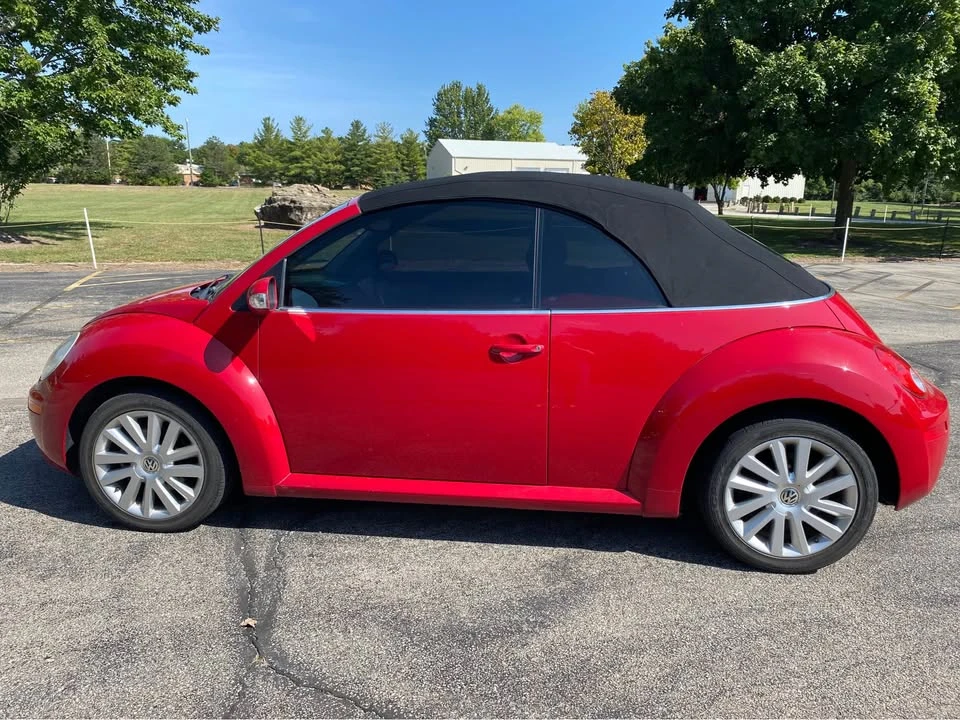 2008 Volkswagen New Beetle - Image 2 of 12