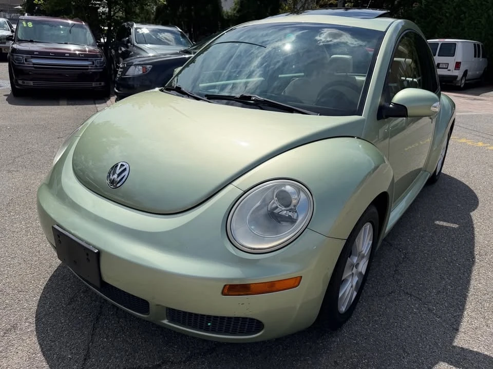 2008 Volkswagen New Beetle - Image 2 of 15