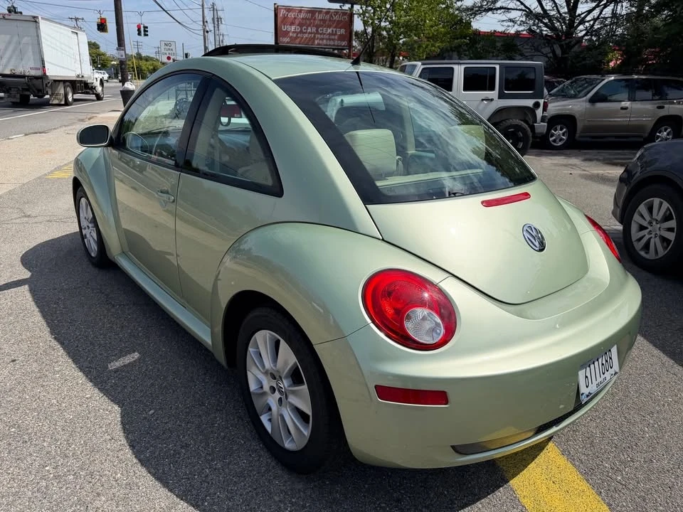 2008 Volkswagen New Beetle - Image 10 of 15