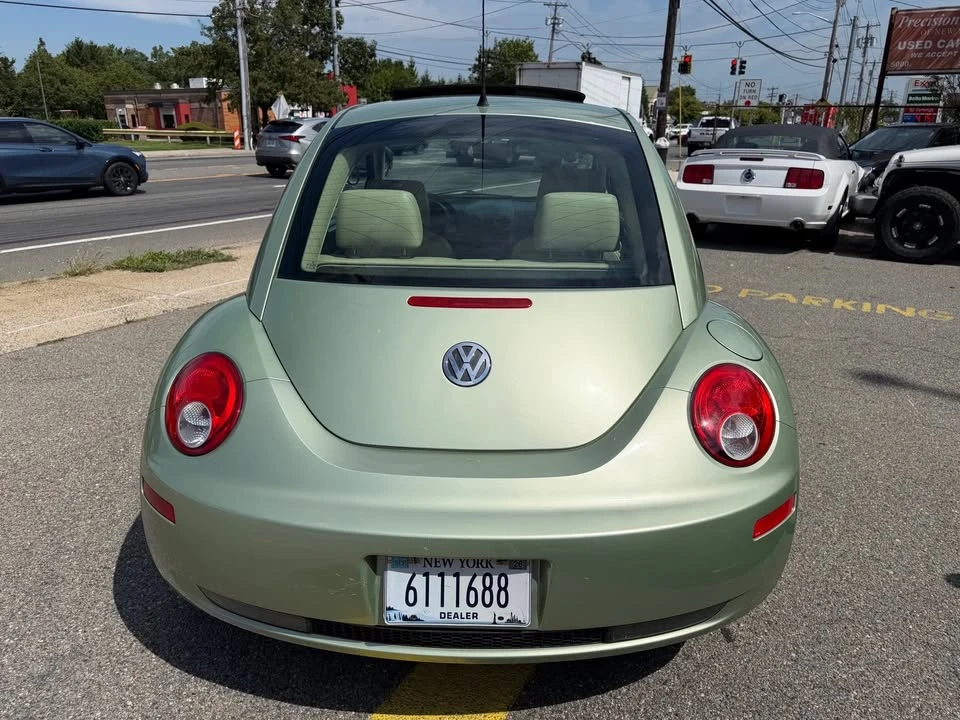 2008 Volkswagen New Beetle - Image 9 of 15