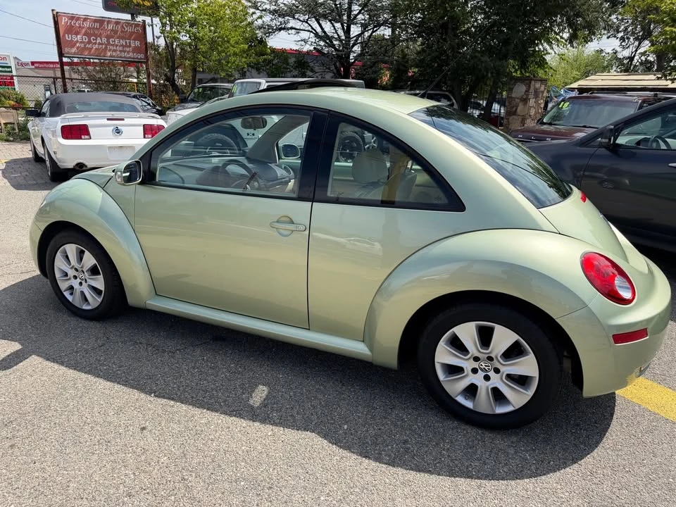 2008 Volkswagen New Beetle - Image 11 of 15