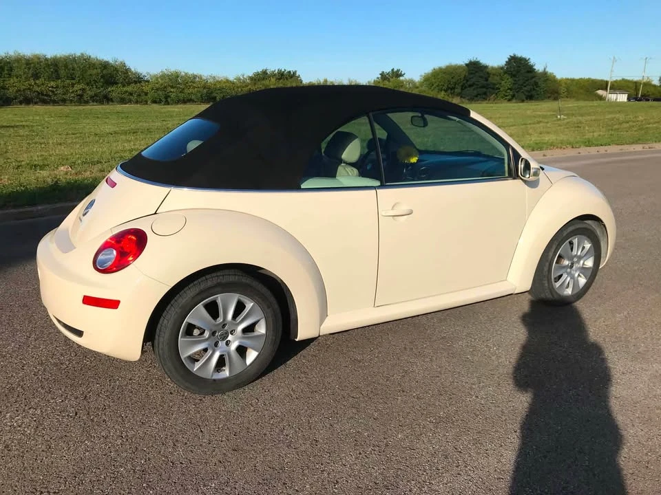 2008 Volkswagen New Beetle - Image 2 of 6