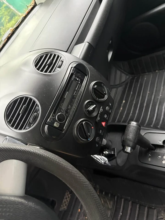 2008 Volkswagen New Beetle - Image 4 of 7