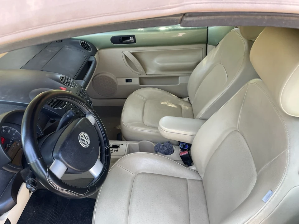 2008 Volkswagen New Beetle - Image 13 of 15