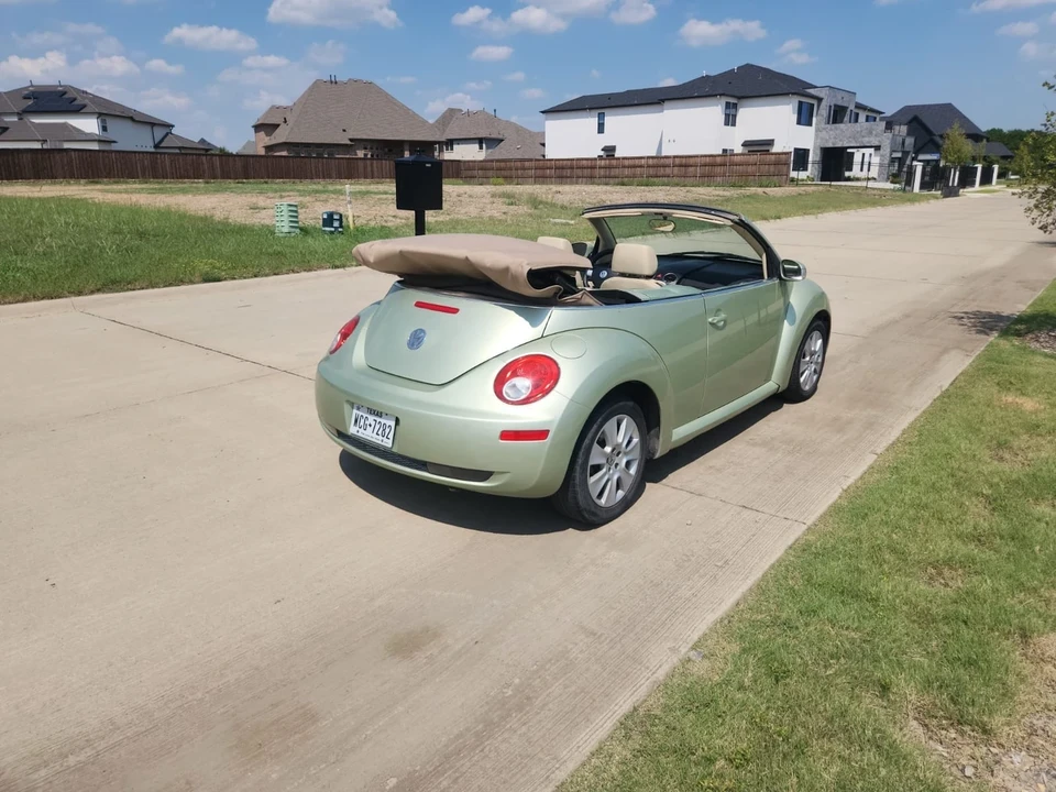 2008 Volkswagen New Beetle - Image 5 of 15