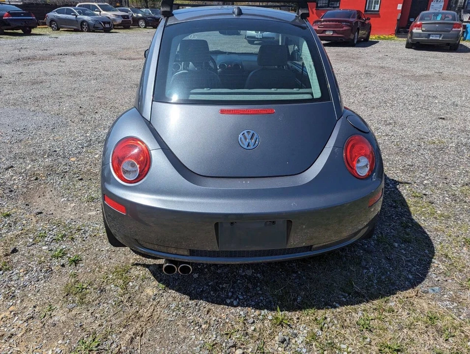 2008 Volkswagen New Beetle - Image 8 of 21