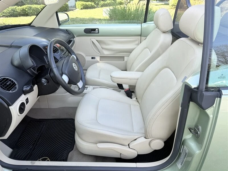2008 Volkswagen New Beetle - Image 14 of 21