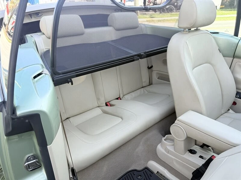 2008 Volkswagen New Beetle - Image 19 of 21