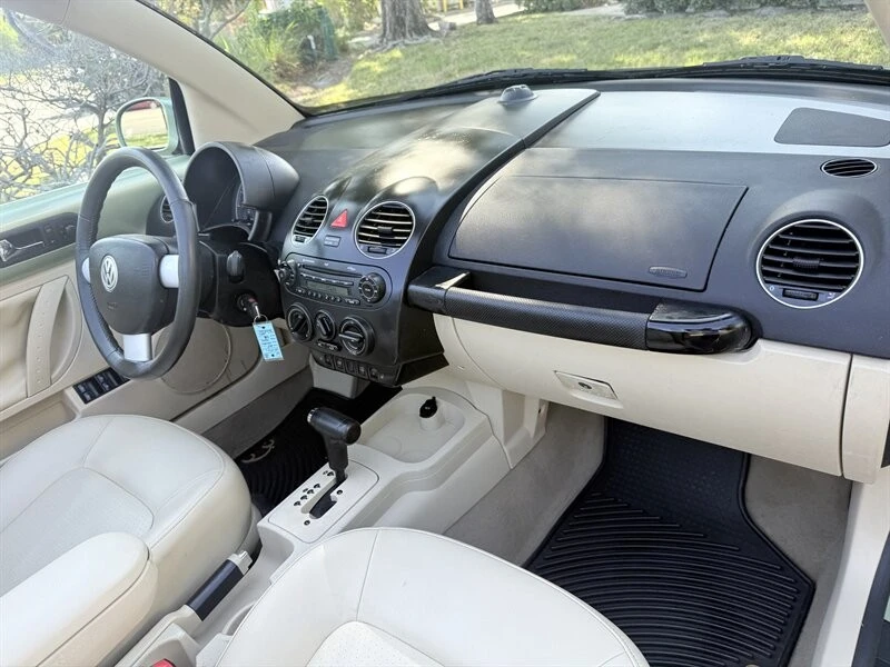 2008 Volkswagen New Beetle - Image 21 of 21
