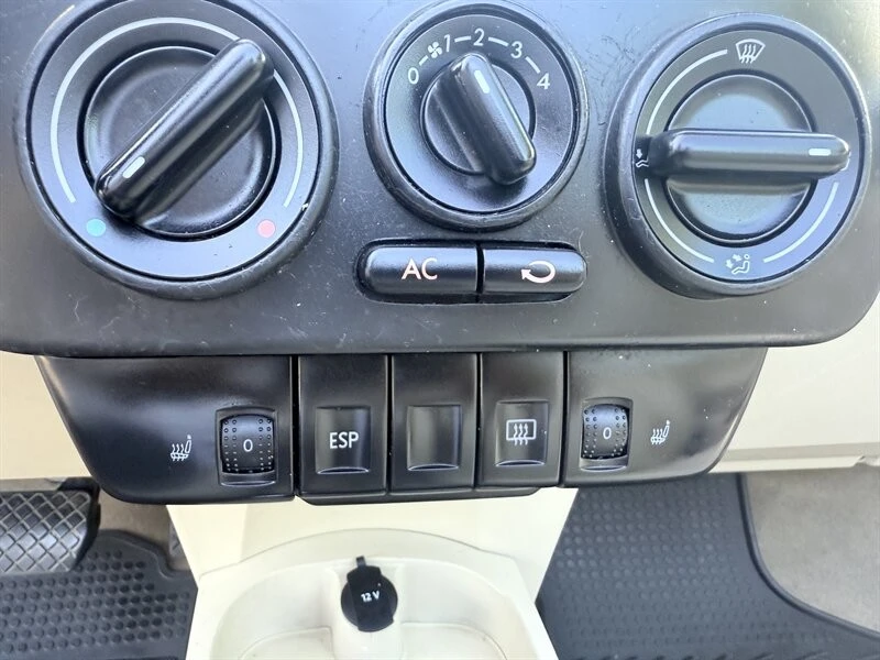 2008 Volkswagen New Beetle - Image 18 of 21