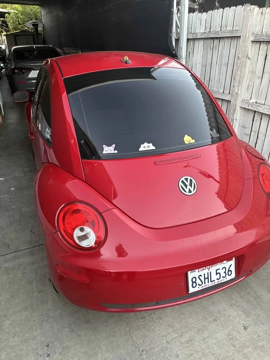 2008 Volkswagen New Beetle - Image 2 of 9