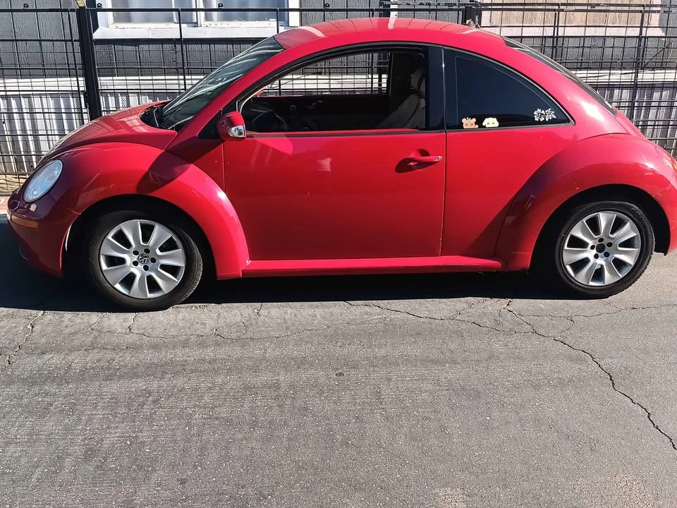2008 Volkswagen New Beetle - Image 5 of 9