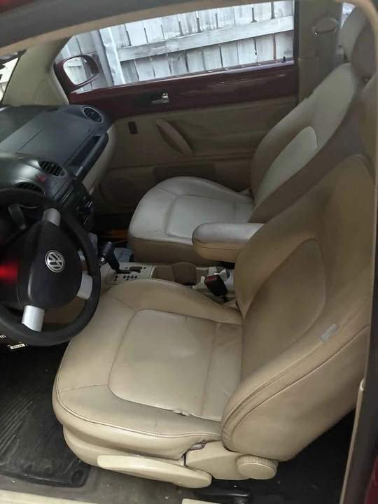 2008 Volkswagen New Beetle - Image 9 of 9