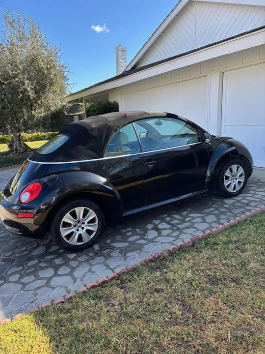 2008 Volkswagen New Beetle - Image 2 of 5
