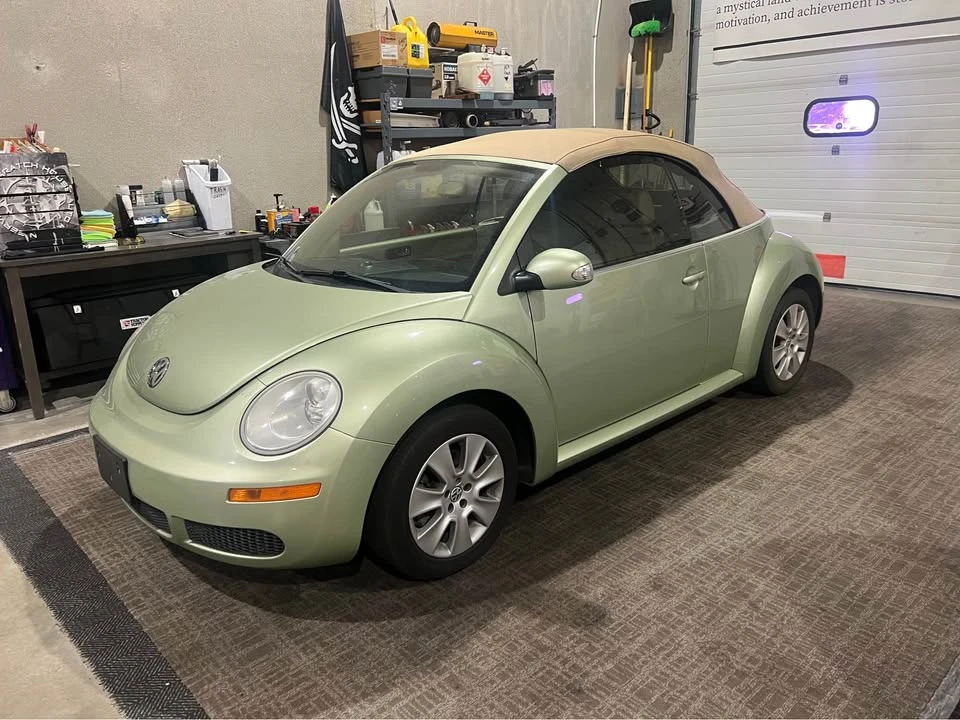 2008 Volkswagen New Beetle - Image 2 of 6