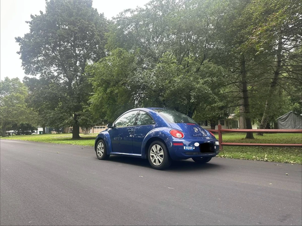 2008 Volkswagen New Beetle - Image 4 of 8