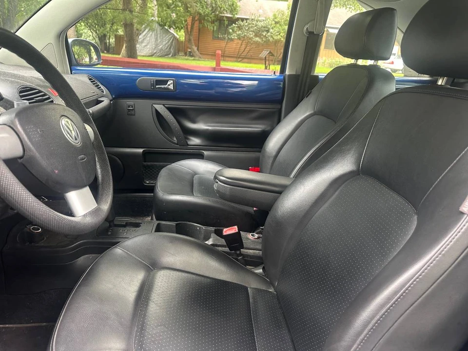 2008 Volkswagen New Beetle - Image 6 of 8