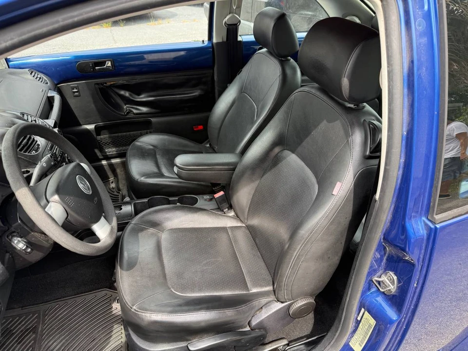 2008 Volkswagen New Beetle - Image 4 of 6
