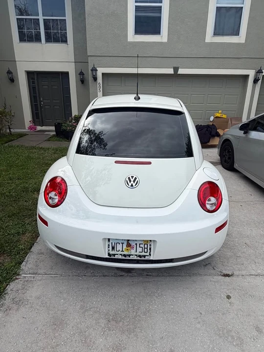 2008 Volkswagen New Beetle - Image 4 of 8