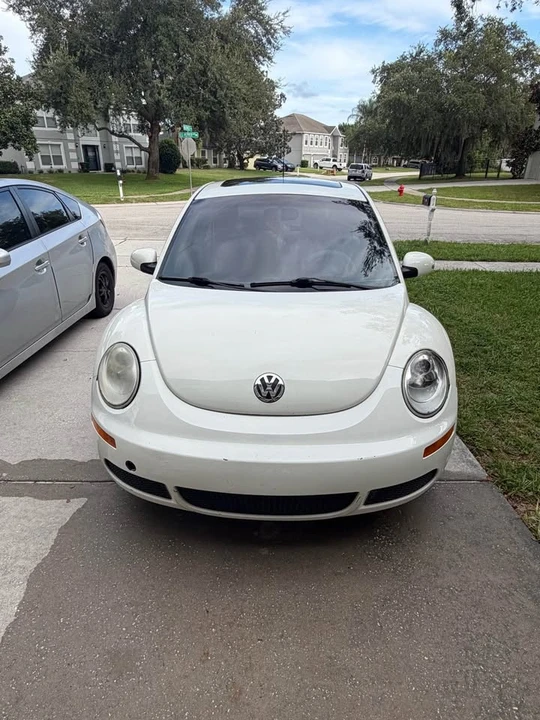 2008 Volkswagen New Beetle - Image 2 of 8