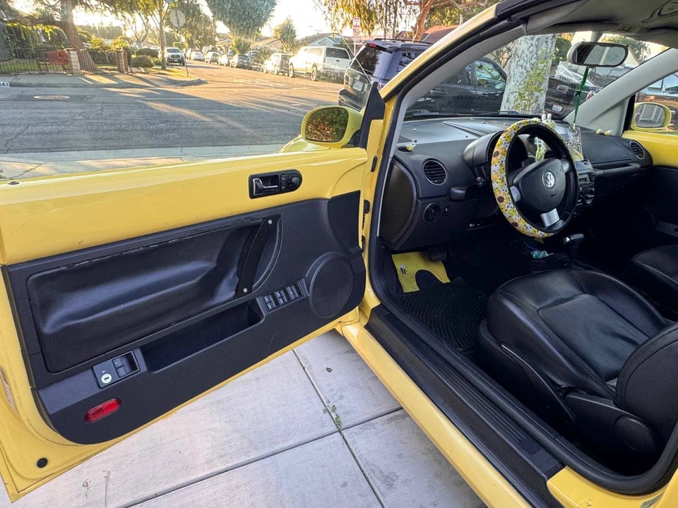 2008 Volkswagen New Beetle - Image 3 of 6